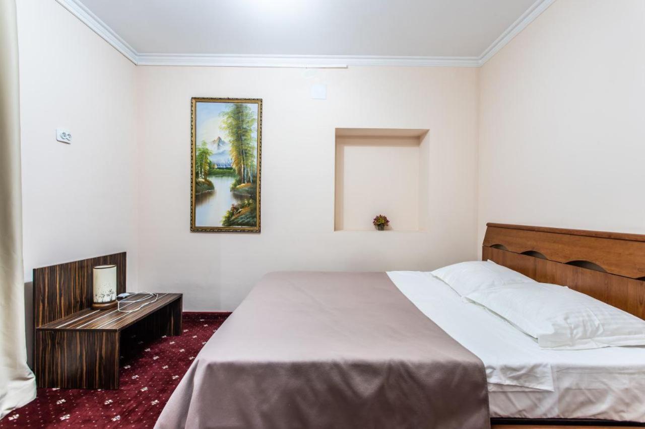 Star Rent Hotel Chisinau Exterior photo
