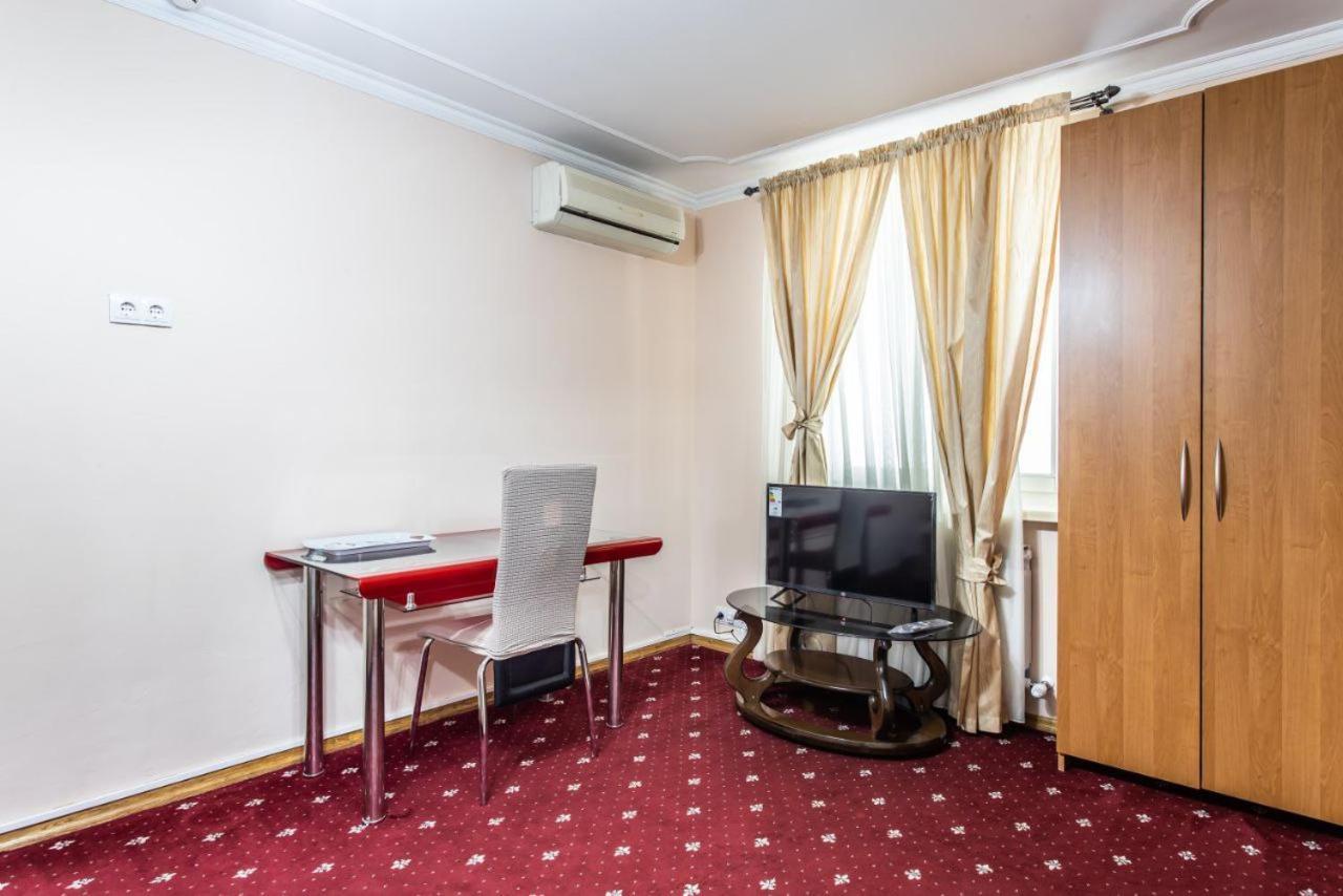 Star Rent Hotel Chisinau Exterior photo